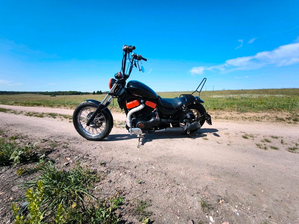 Suzuki Intruder 1400 Chopper Bobber Custom in Radebeul