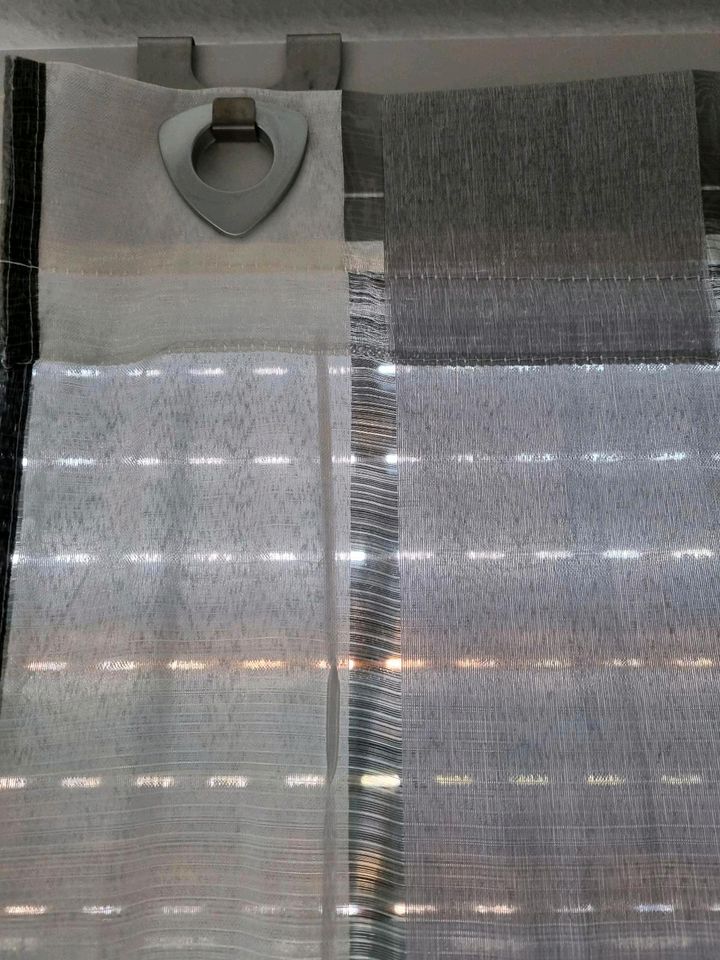 1 Paar Weiße, 1 Paar grau weiß Gardinen/Vorhang in Saarbrücken