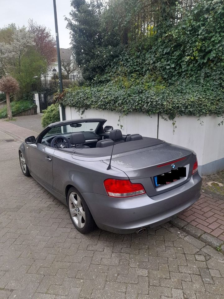 BMW 118i Cabrio in Düsseldorf