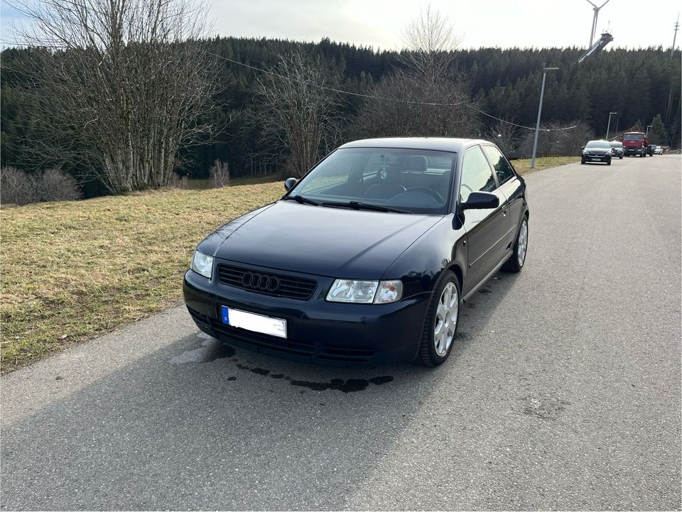 Audi A3 8L 1.8T AGU KLIMA Sportsitze Bremsen und Fahrwerk NEU in Schonach