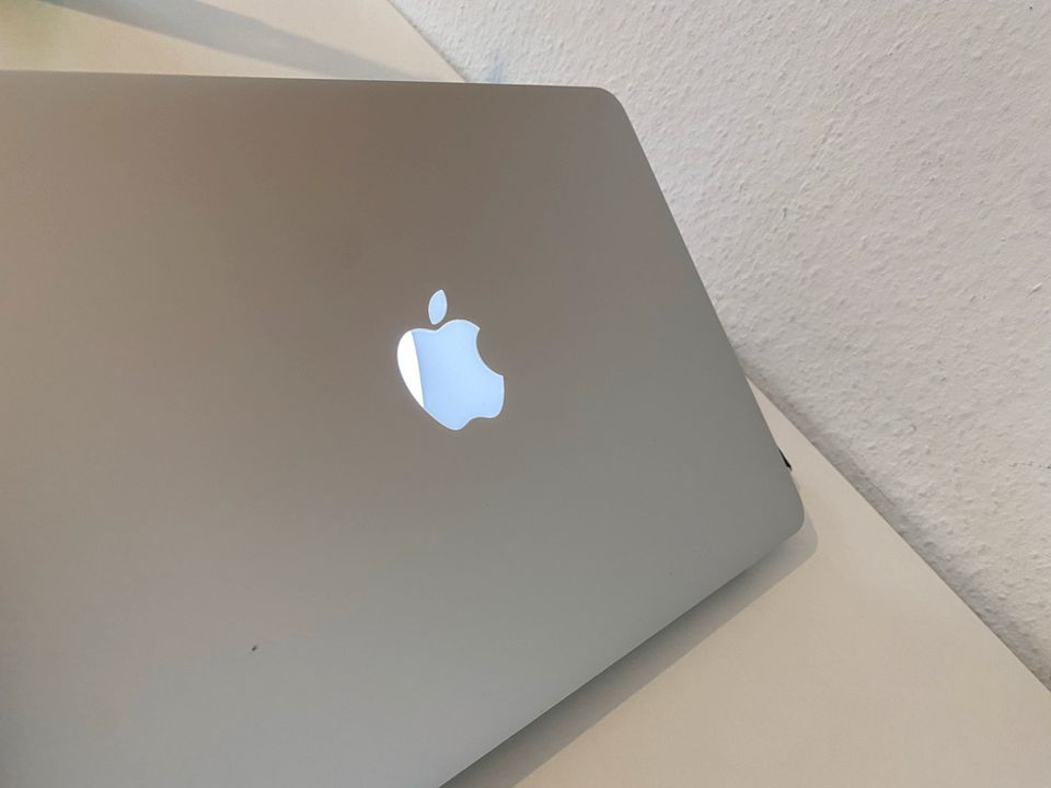 MacBook Pro (Retina, 13", Ende 2013) in Eschweiler