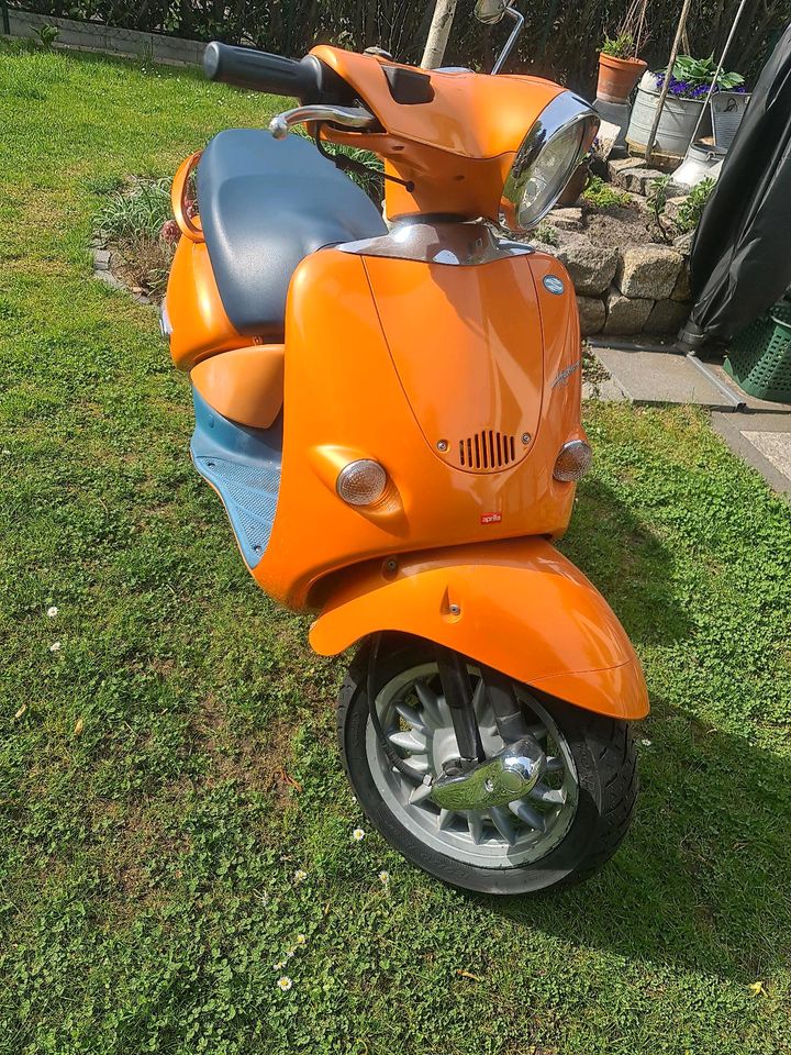 aprilia Habana 50 Roller in Orange 2. 800km gelaufen in Oranienburg