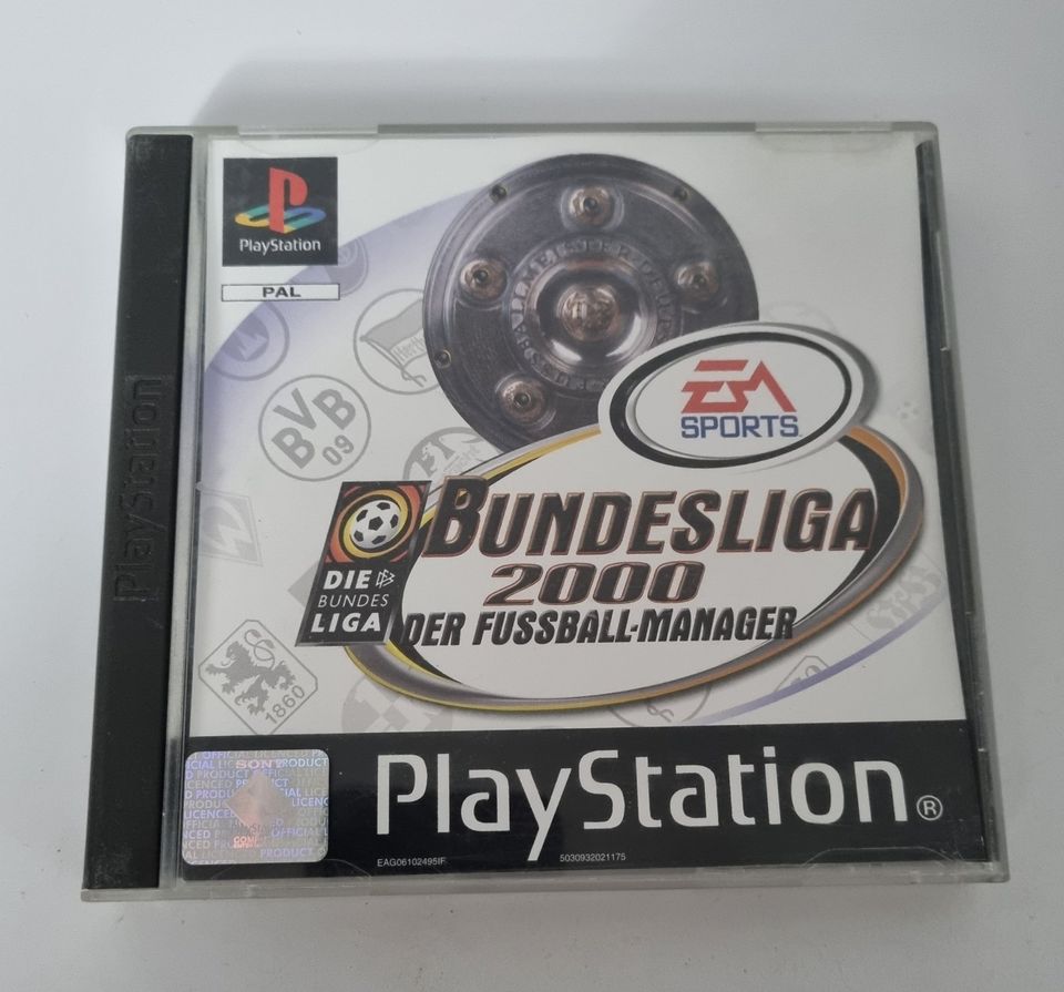 BUNDESLIGA 2000 DER FUSSBALL MANAGER | PS1 | PLAYSTATION 1 in Herbolzheim