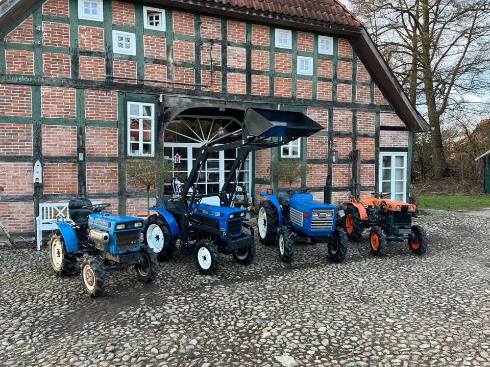 Kubota b7001 Allrad Zapfwelle 16 PS Reitplatz Kleintraktor in Kirchlinteln