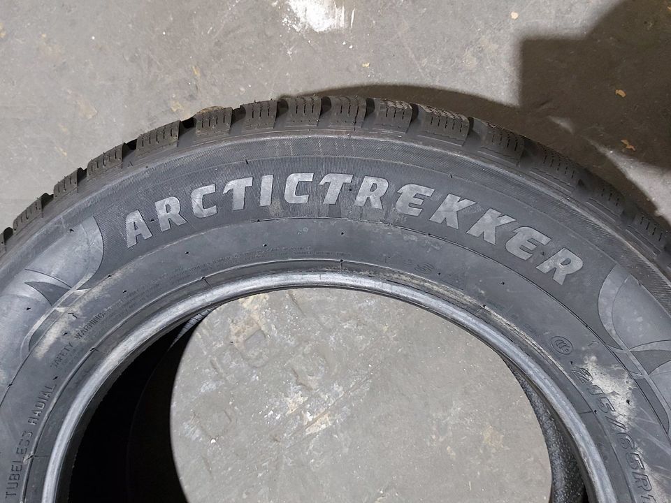 2x Neu Winterreifen 215/65 R16 98H Maxxis WP-05 Arctictrekker in Wuppertal