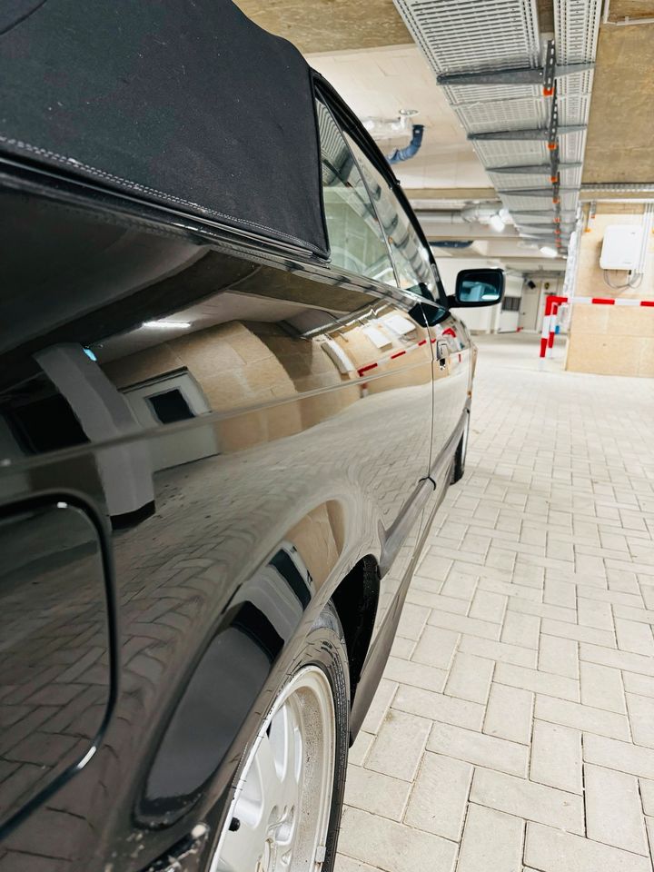 BMW 320i Cabrio | e36 | TÜV neu | Originalzustand in Hamburg