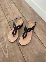 Sandalen /Zehentrenner  von Buffalo Gr 39 NEU Hessen - Hattersheim am Main Vorschau