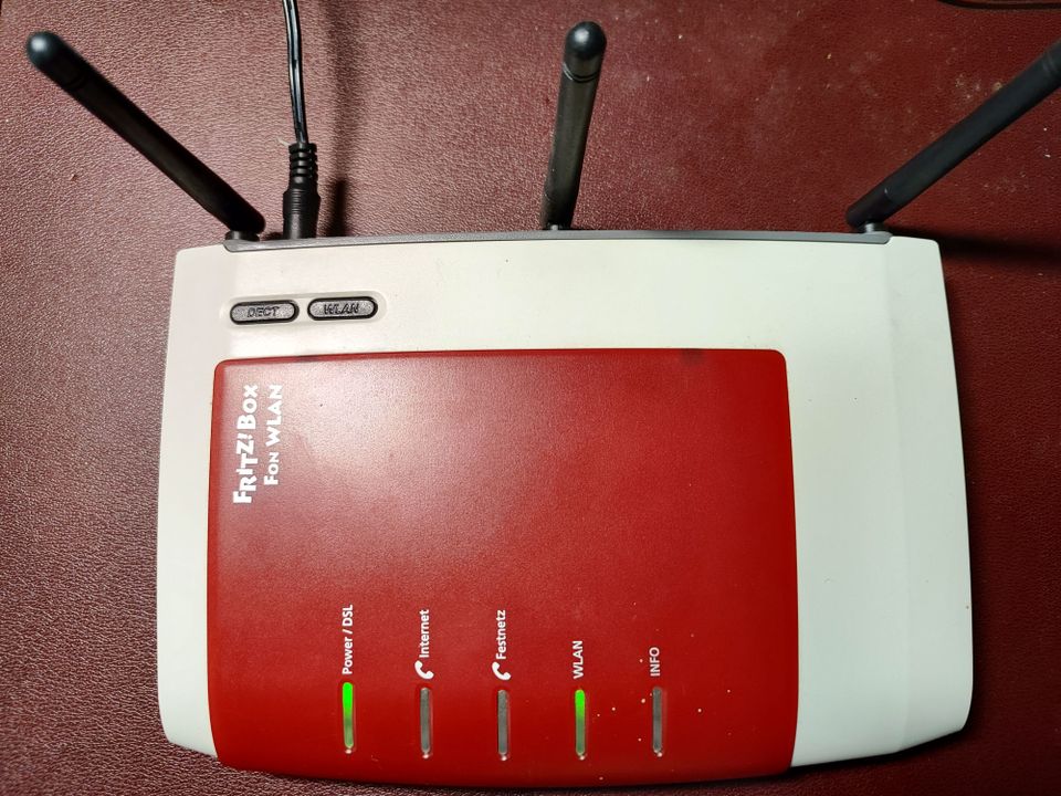 ⭐ 10 Fritz!Box Fon WLAN 7270 v3, defekt ⭐ in Geilenkirchen