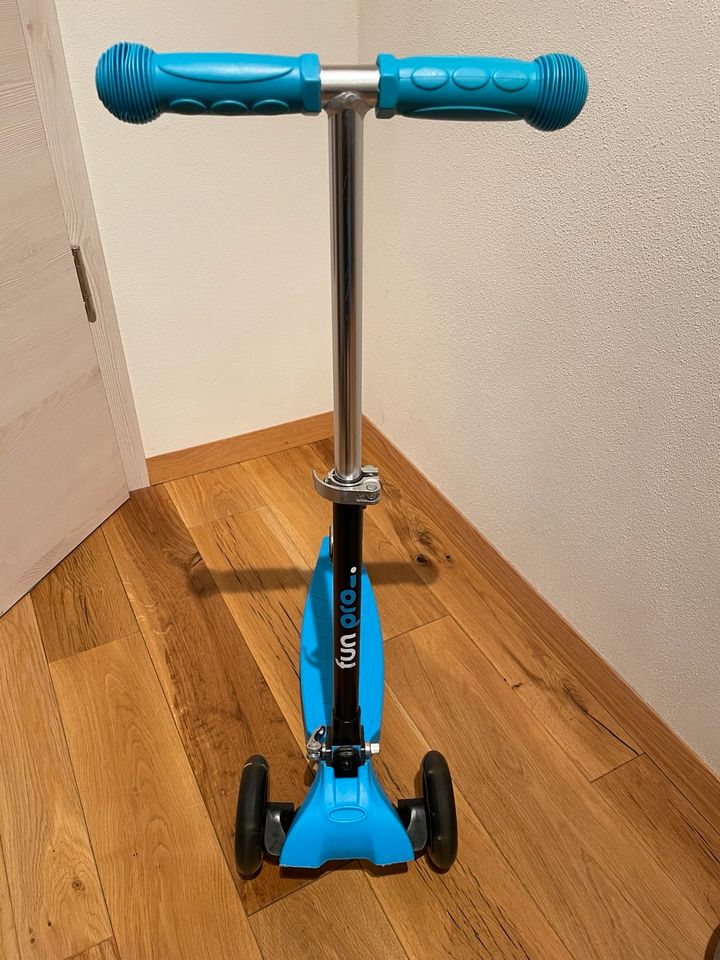 Kinderroller Scooter funpro one blau ab drei Jahren in München