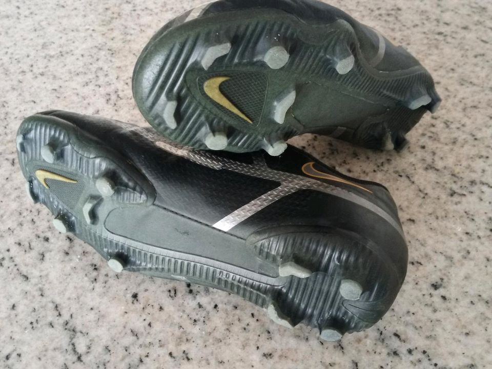 Nike Fußballschuhe Phantom Größe 35 in Bocholt