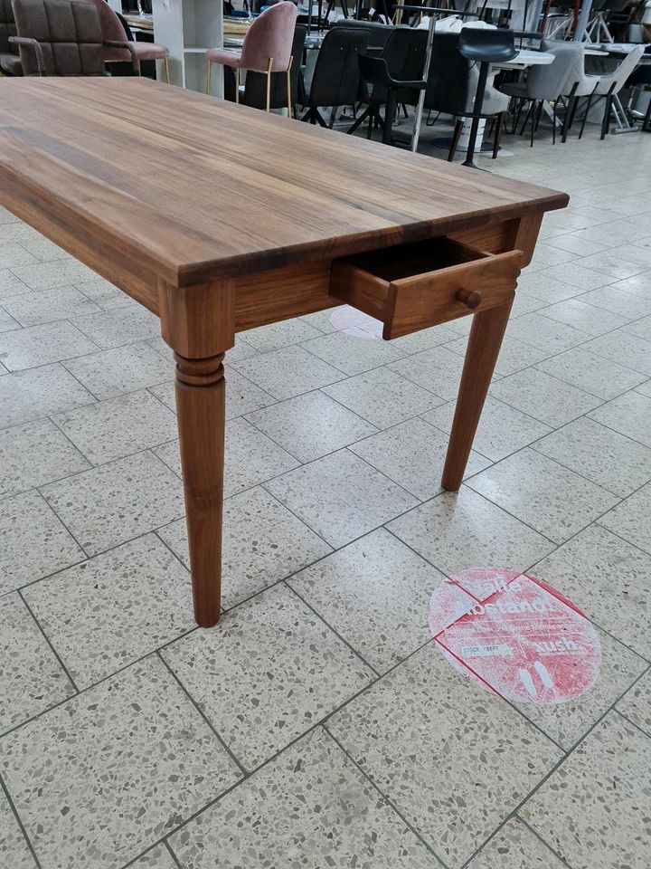Tisch Esstisch Küchentisch Massivholz Lambert Möbel UVP 2899€ in Herbstein