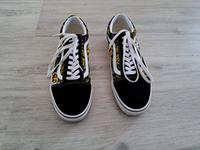 Schnürschuh / Sneaker von Vans, schwarz mit Motiv, Gr. 43 Niedersachsen - Wunstorf Vorschau