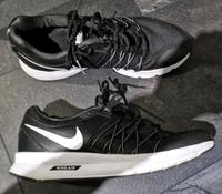 Nike Damen Sportschuhe "Neuwertig" Niedersachsen - Wilhelmshaven Vorschau
