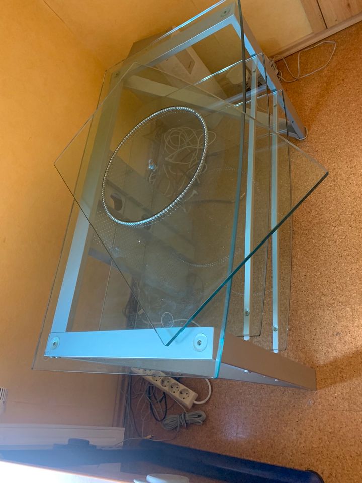 TV Rack / TV Tisch aus Glas und Metall-nur Abholung- in Isenbüttel