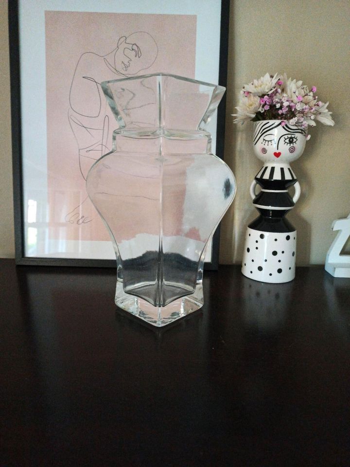 Vase groß transparent klassisch Deko in Reinbek