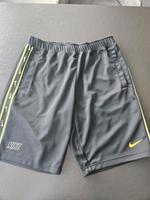 NIKE TAPED  SHORTS Hessen - Mücke Vorschau