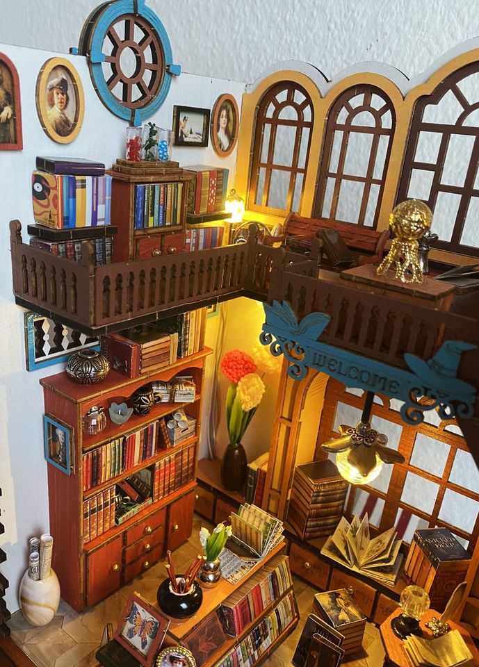 DIY Miniatur  "Magic Bookstore" mit Licht fertig gestaltet in Kaiserslautern