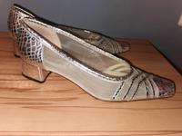 Pumps Schuhe Größe 39 von Madeleine Moda Leder Hessen - Gründau Vorschau