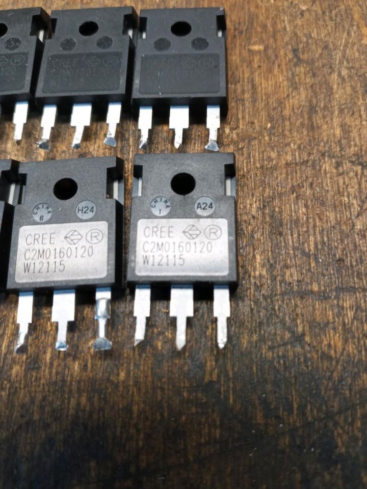 CREE C2M0160120 MOSFET 1,2kV 17,7A 10 Stück in Halle