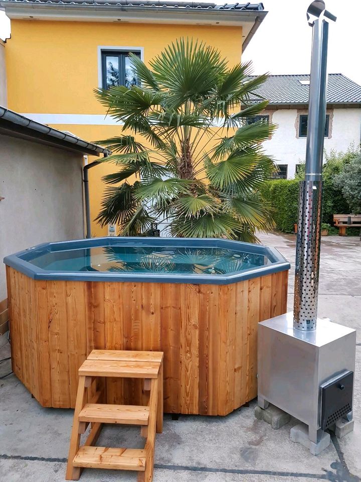 Badezuber mit Holzofen Pool Whirlpool Hot Tub Badefass Viereckig Zuber Fasssauna Tauchbecken Sauna Quattro Badebottich Badebecken GFK Einsatz Tube Hottub Pot Fass Außen Outdoor Schwimmbecken Acryl in Erfurt