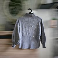 Schicker Pullover mit Perlen Hessen - Hanau Vorschau