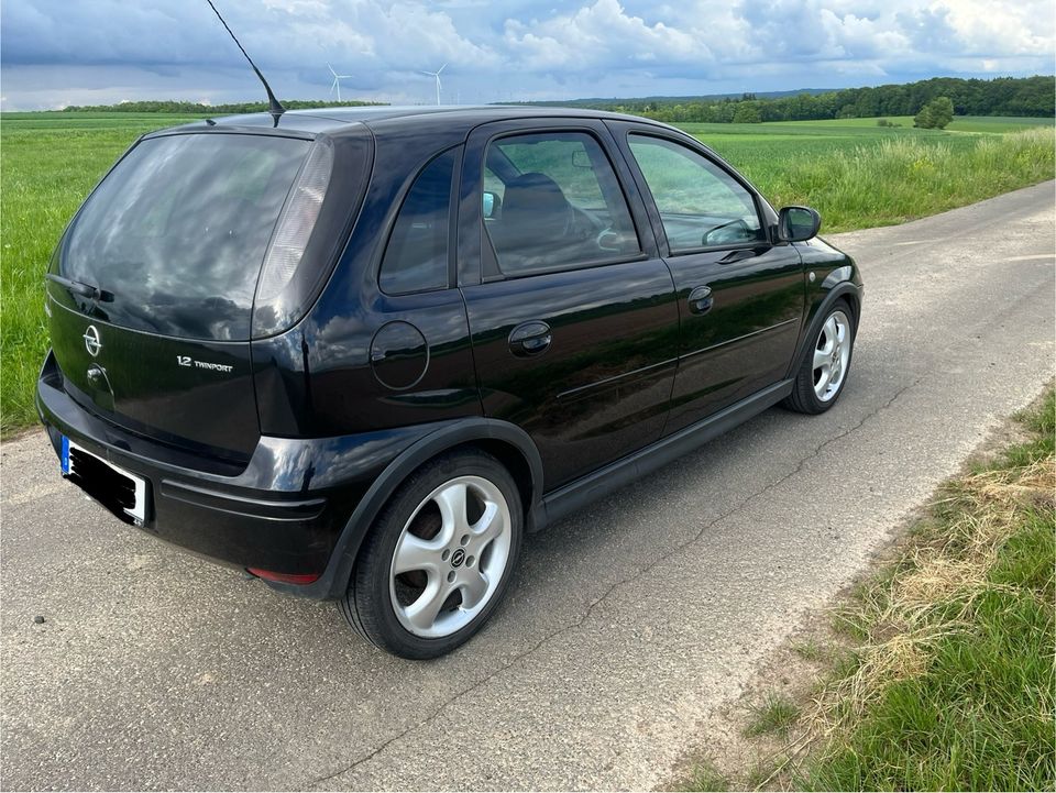 Opel Corsa C   TÜV Neu in Homberg