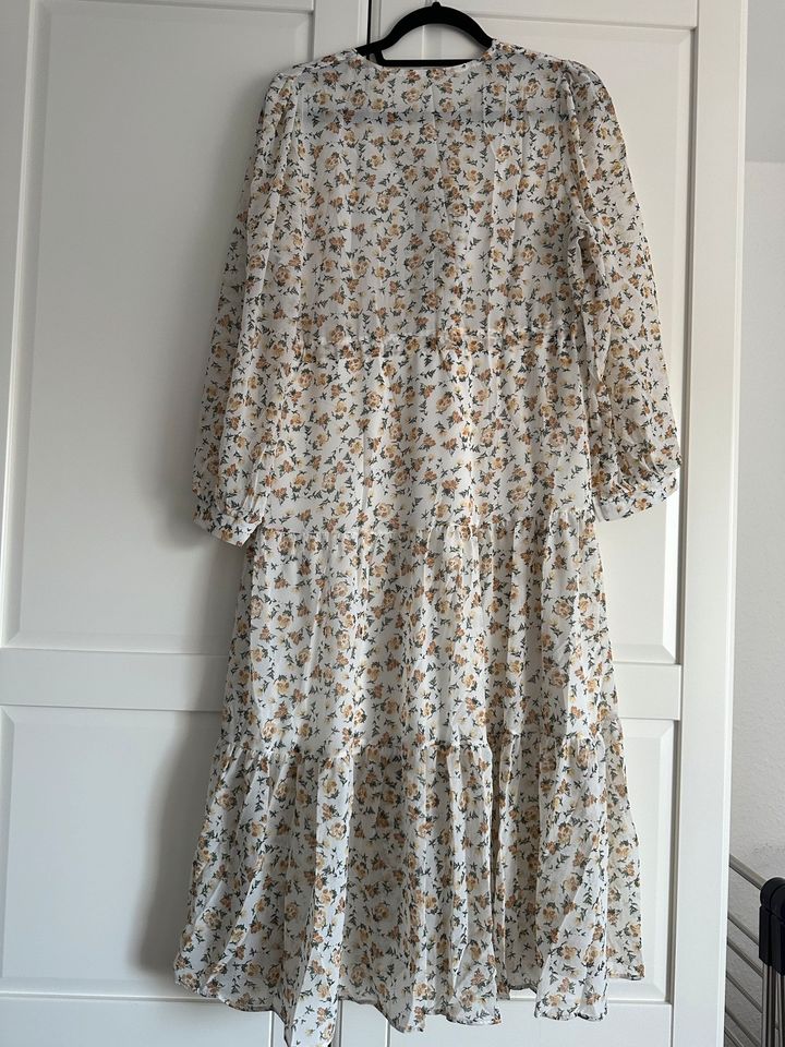 Maxikleid Sommerkleid langes Kleid Midikleid weiß mit Blumen in Mannheim