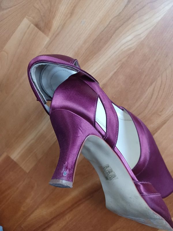 Satin Pumps Ballschuhe Brautschuhe Gr. 7 (40,5) dunkelrot in Dreieich