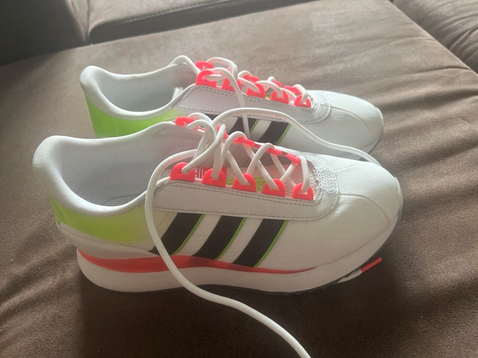 NEU ADIDAS SL ANDRIDGE GR. 37 1/3 in Seelow