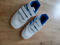 Turnschuhe Halle Adidas 33 Niedersachsen - Isenbüttel Vorschau