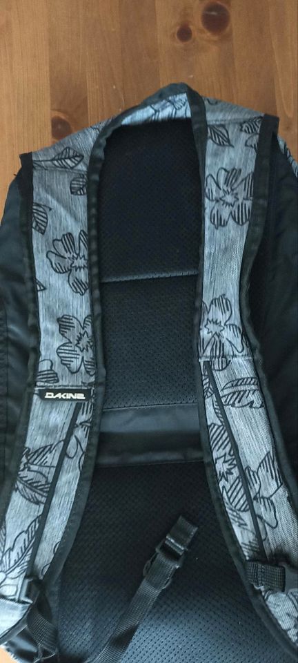 Dakine Campus Premium 28l Rucksack Schulranzen in Neudenau 