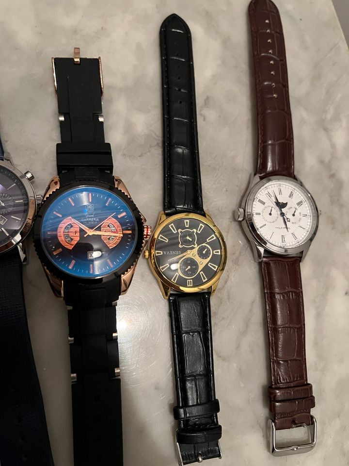 Diverse Uhren in Düsseldorf