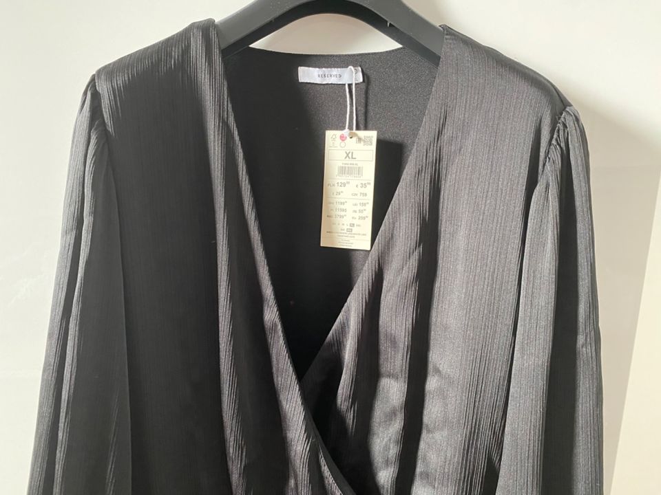 Kleid von Reserved in schwarz mit transparenten Ärmeln, Größe XL in Braunschweig
