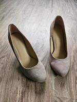 Pumps in beige Niedersachsen - Adelebsen Vorschau