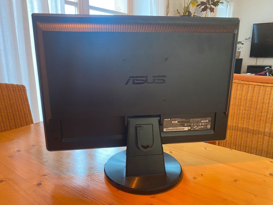 Asus VW224T LCD Monitor in Aying