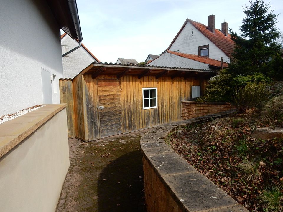 Gelegenheit, hier wohnen Sie fast umsonst. 2 Fam Haus, mit Wirtschaftsgebäude und 3 Garagen in Schrecksbach in Schrecksbach