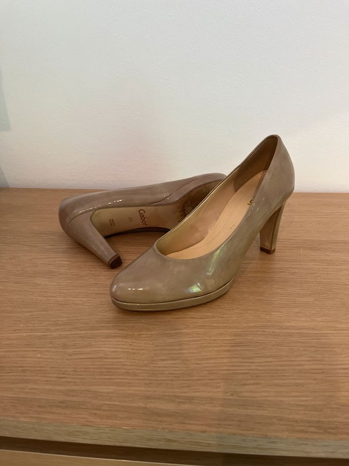 Gabor Pumps, Gr. 40, beige, top in Burgwedel