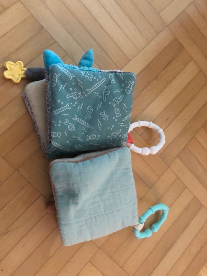 Baby Spielbuch/Knisterbuch für babyschale oder Kinderwagen in Trier