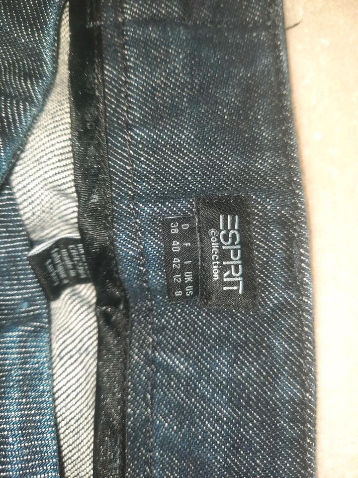 Esprit Kurze Jeans Gr. 38/M in Mörlenbach