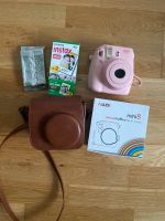 Instax Mini 8 rosa + 30 Bilder + 2 Case Polaroidkamera Düsseldorf - Stadtmitte Vorschau