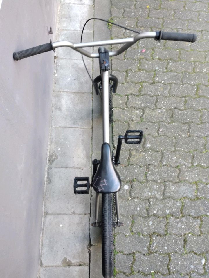 BMX-Fahrrad in Deidesheim