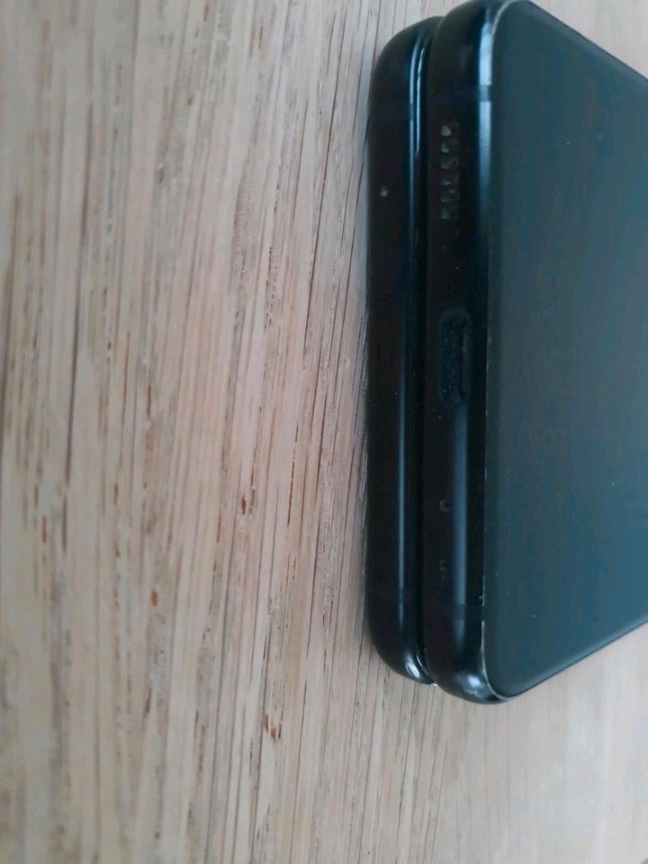 Samsung Galaxy Z Flip 3 5G, schwarz, funktioniert einwandfrei in Bechhofen