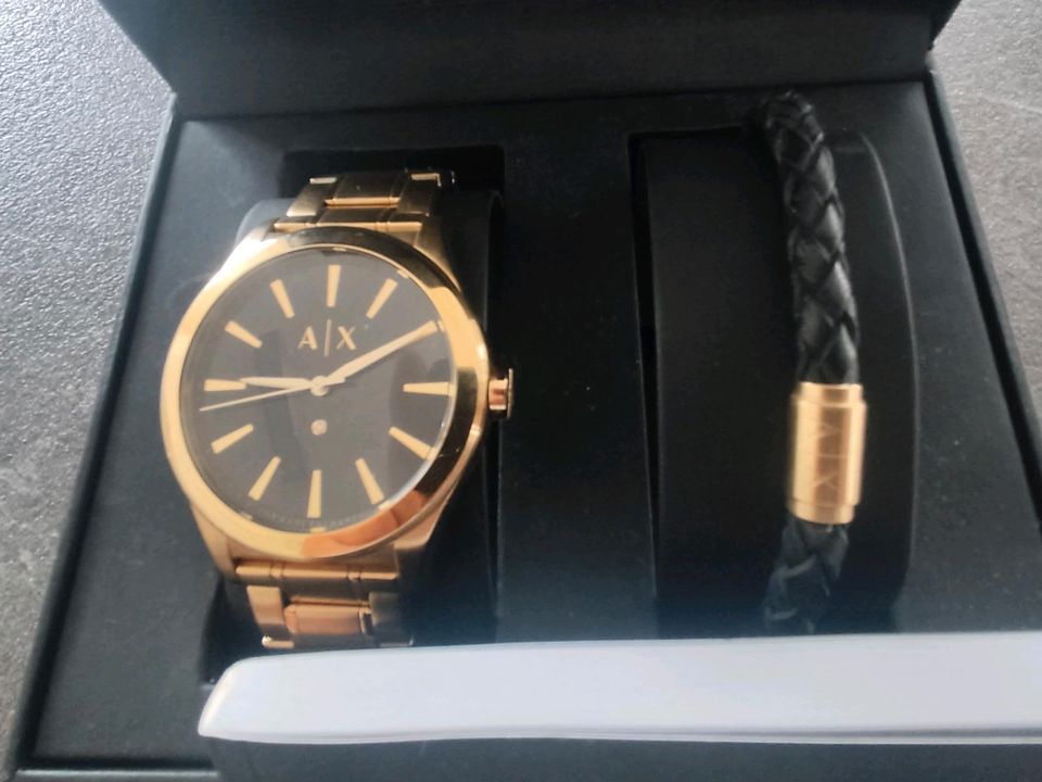 Armani Exchange AX7104 Set mit Uhr & Armband - Gold - Armbanduhr in Bayern  - Vohburg an der Donau | eBay Kleinanzeigen ist jetzt Kleinanzeigen