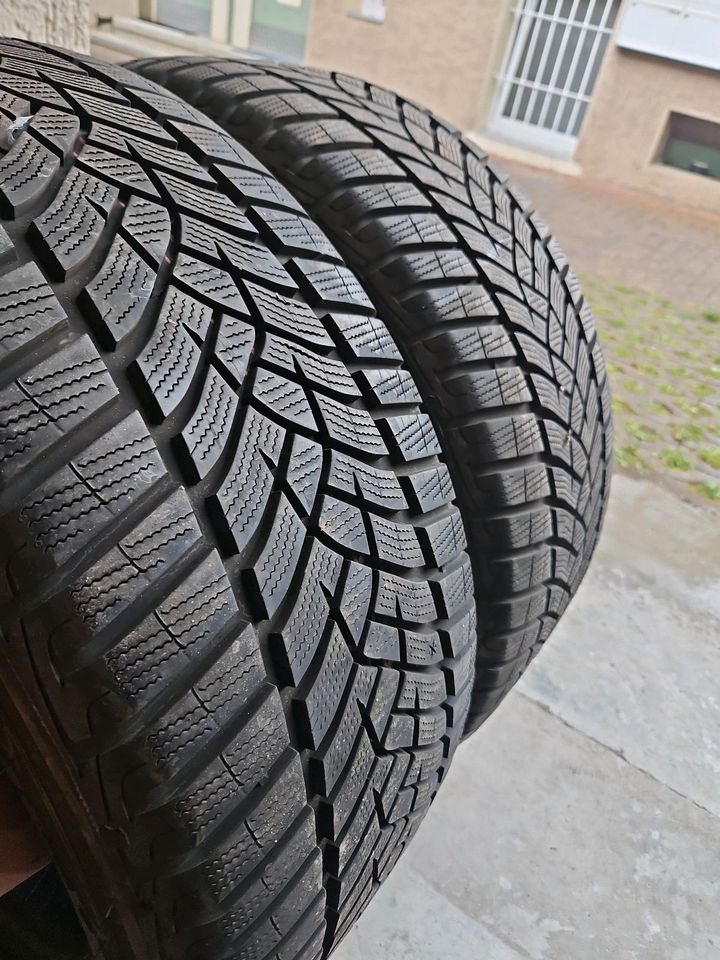 2x 245 45 R18 100V XL ca8mm 2022 Goodyear Reifen in Stuttgart