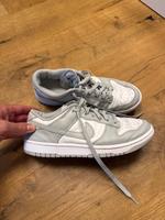 Nike Dunk Low in grau weiß Köln - Bocklemünd/Mengenich Vorschau