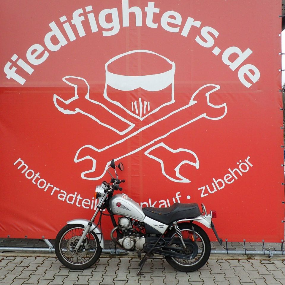 Yamaha SR 125 Teileträger in Mantel