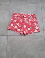 Shorts mit Blumendruck in rot Gr 38 Nordrhein-Westfalen - Iserlohn Vorschau