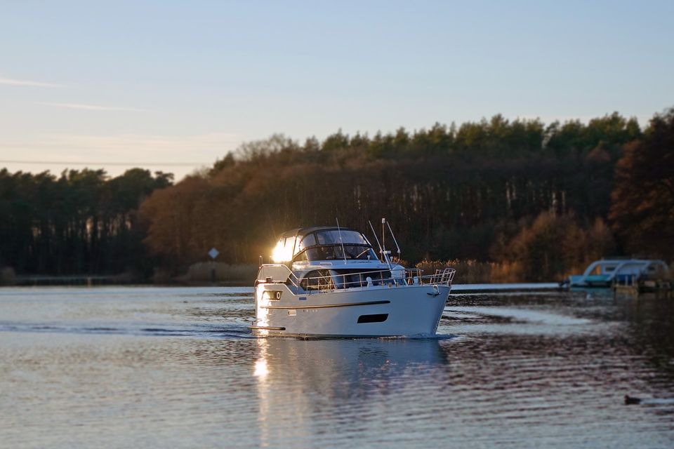 Bootsurlaub im Frühling mit Freunden auf der Müritz oder Ostsee in Dörfles-Esbach