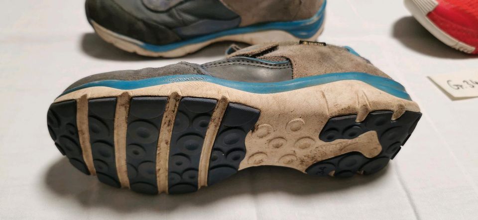 Sportschuh Sandale 34 Asics schwarz Trollkids grün Junge in Salzkotten