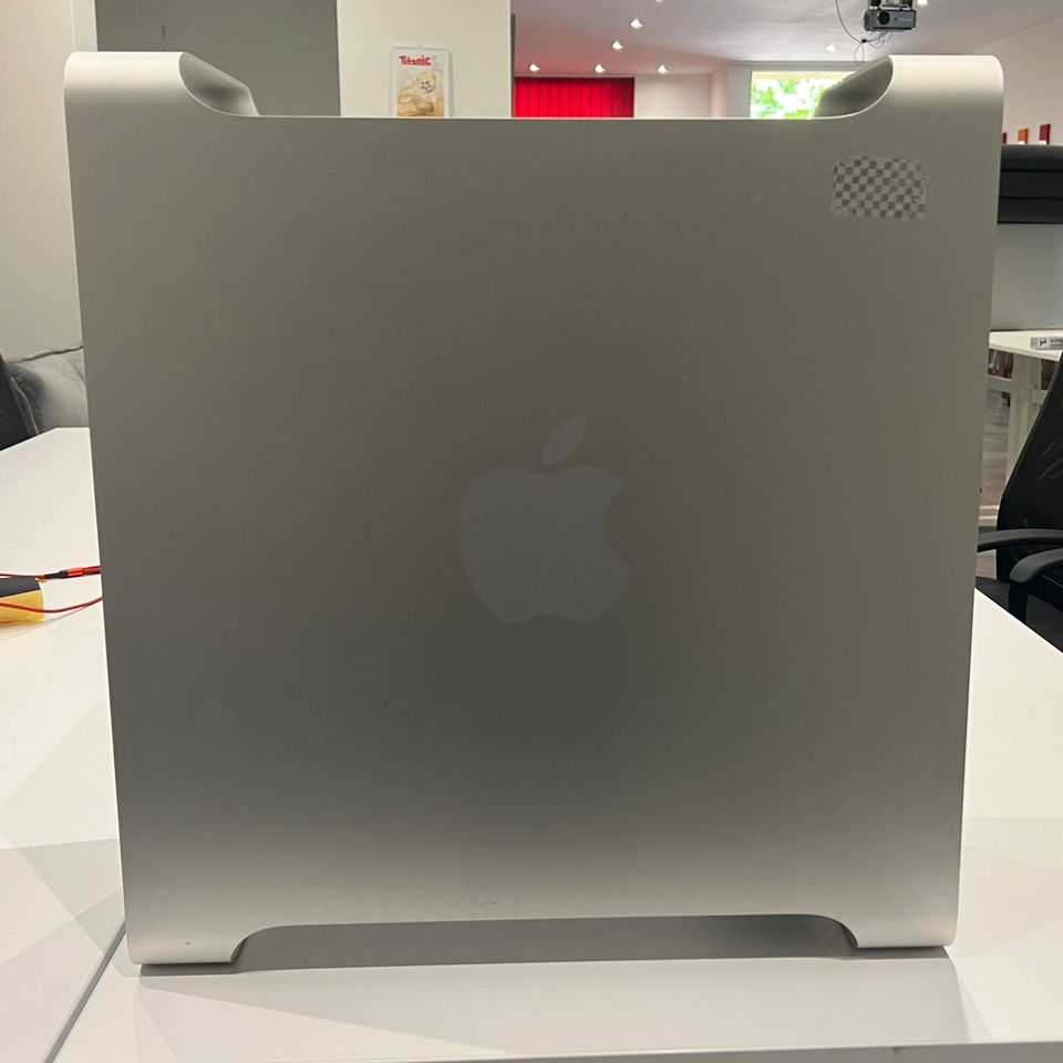 Apple Mac Pro A1186 EMC No. 2113 7300GT funktioniert in Mönchengladbach